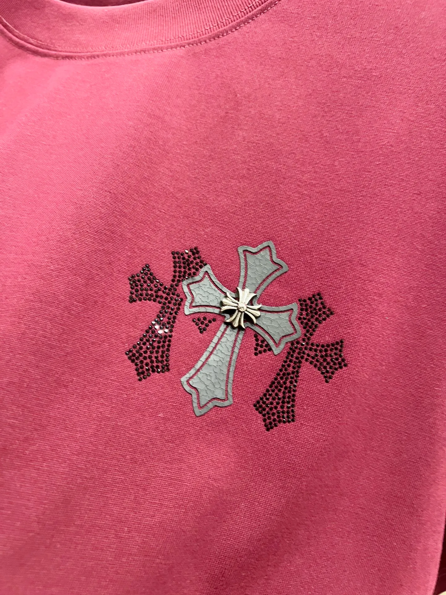 🅿️190 CH Crow 2025 Autumn and Winter New Short-sleeved T-shirt Cross leather craft Customized hardware metal + Middle Eastern Australian diamond design craft The real thing is great🔥Same style for men and women, loose version Size S M L XL XXL Five sizes Black White Angora Red